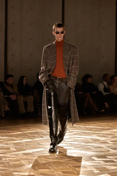 Look 20